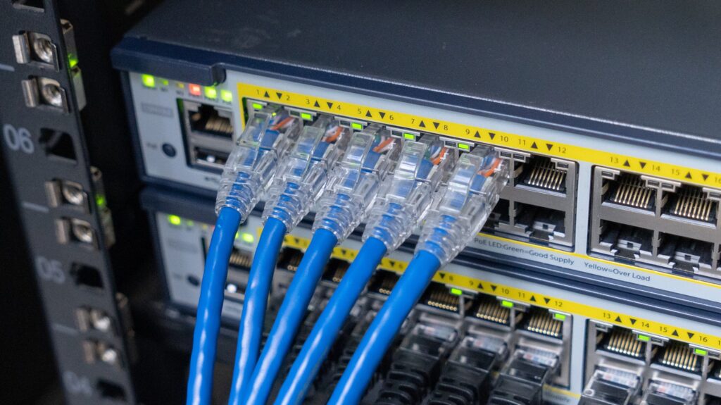 Module Quang WINTOP YT-SFP+-BU-10LD | Module quang SFP+ 10 Gbps, 1 sợi quang 10km 1270/1330nm 41 Ứng dụng của module quang SFP+ trong các hệ thống trung tâm dữ liệu