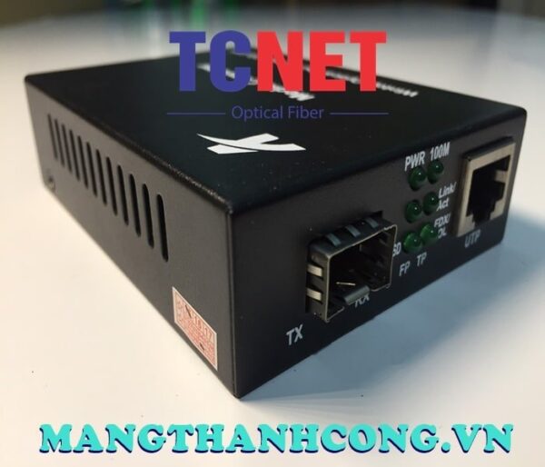 bo chuyen doi quang dien wintop yt 8110 sfp bo chuyen doi quang dien 1 cong 10100mbps fast ethernet 1 cong slot sfp quang ma yt 8110 sfp 12