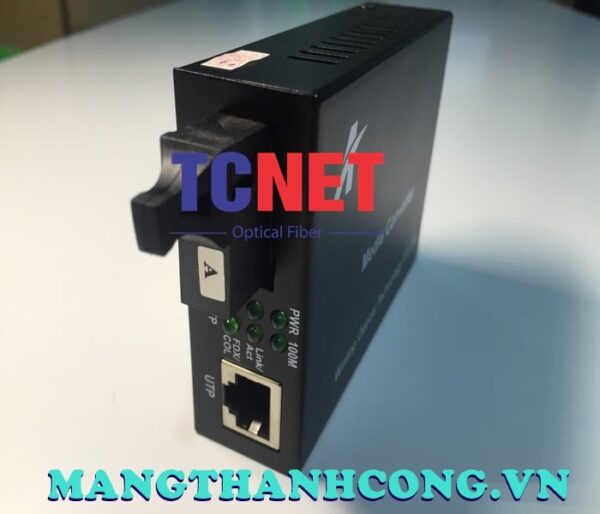 bo chuyen doi quang dien wintop yt 8110sb 11 80a bo chuyen doi quang dien 1 cong 10100mbps fast ethernet 1 soi quang chuan a 3