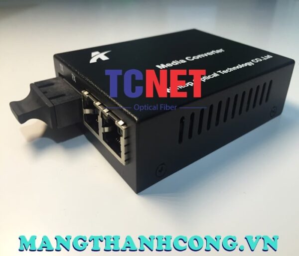 bo chuyen doi quang dien wintop yt 8112sa 80 bo chuyen doi quang dien 2 cong 10100mbps fast ethernet 2 soi quang 8