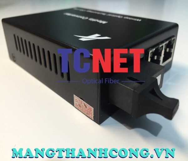 bo chuyen doi quang dien wintop yt 8112sb 20b bo chuyen doi quang dien 2 cong 10100mbps fast ethernet 1 soi quang chuan b 7