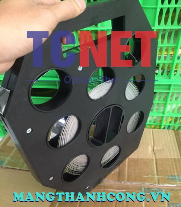 cuon day dai inox 20 x 0.4 x 50 treo tru ngoai troi 5
