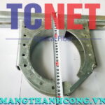 gia d200 ma kem treo tru cap quang ngoai troi 1