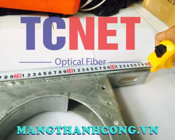 gia d200 ma kem treo tru cap quang ngoai troi 3