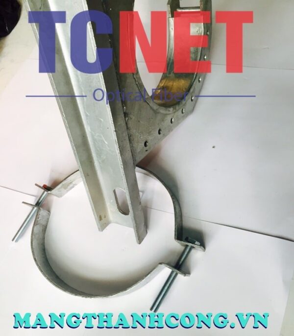 gia d200 ma kem treo tru cap quang ngoai troi 4