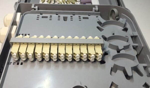 hop phoi quang 12fo ftth lc duplex om3 nhua ngoai troi 5
