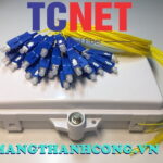 Hộp phối quang 4FO FTTH SC/UPC SM (Trắng Kem) nhựa ngoài trời