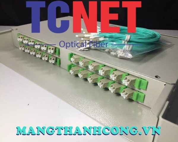 hop phoi quang odf 24fo khay co dinh gan rack 19 lc duplex om9