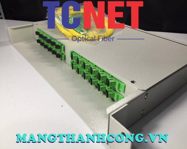 hop phoi quang odf 24fo khay co dinh gan rack 19 scapc sm 4