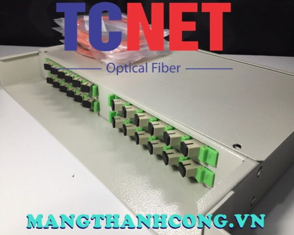 hop phoi quang odf 24fo khay co dinh gan rack 19 scpc mm 7