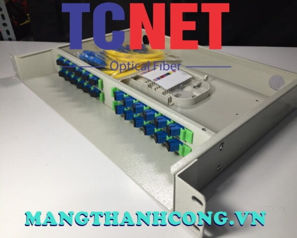 hop phoi quang odf 24fo khay co dinh gan rack 19 scupc sm 5