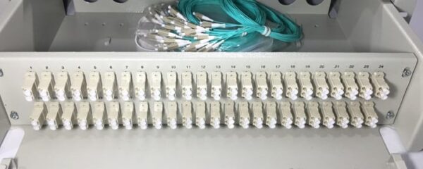 hop phoi quang odf 32fo khay truot gan rack 19 lc duplex om3