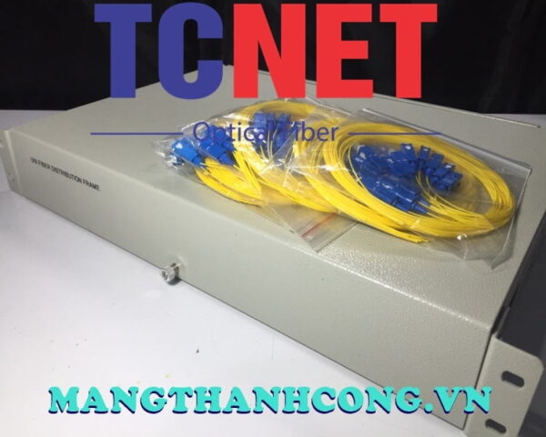 hop phoi quang odf 48fo khay co dinh gan rack 19 scupc sm 4