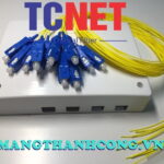 Hộp phối quang ODF 4FO FTTH4 SC/UPC Simplex Khay Giữa Trắng Kem