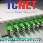 hop phoi quang odf 8fo ftth8 lcapc duplex sm trang kem 4