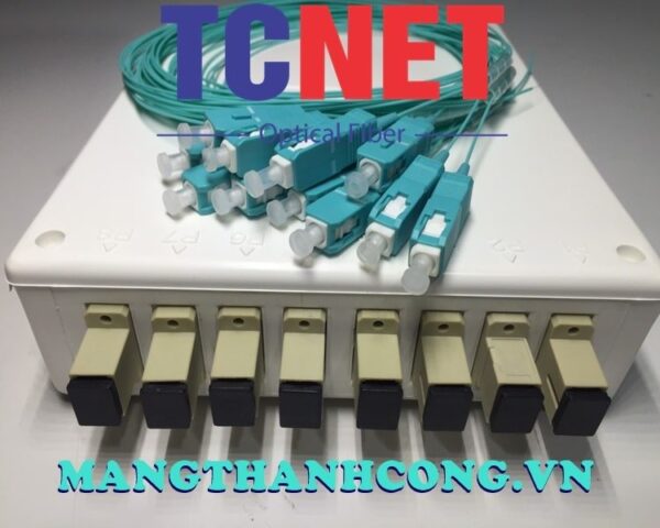 hop phoi quang odf 8fo ftth8 sc om3 simplex trang kem 4