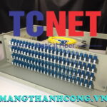 hop phoi quang odf 96fo khay co dinh gan rack 19 lcupc duplex sm 4
