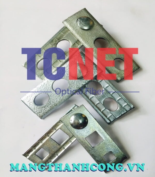 nep 2 ranh 3 lo d14x200 ma kem treo tru cap quang ngoai troi