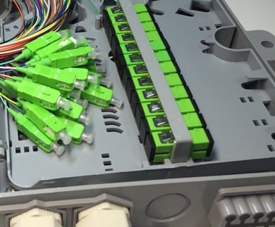 12FO FTTH Optical Distribution Box SC/APC SM 12 Colors Outdoor Plastic 1 Hop phoi quang 12fo ftth scapc sm 12 mau nhua ngoai troi 4.jpg