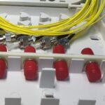 Hop phoi quang odf 4fo ftth4 fcupc simplex khay giua trang kem 5.jpg