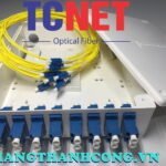 Hop phoi quang odf 8fo ftth8 lcupc duplex sm trang kem 2.jpg