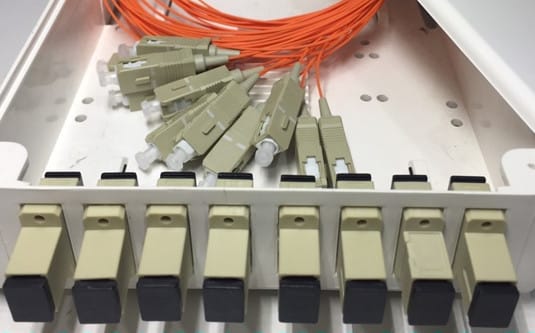 8FO FTTH8 ODF Optical Distribution Box SC OM2 Simplex White Cream 7 Hop phoi quang odf 8fo ftth8 sc om2 simplex trang kem 5.jpg