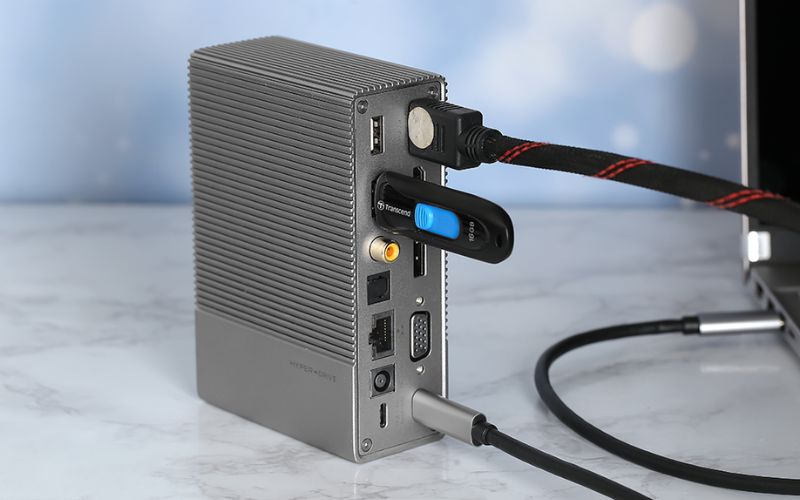 Adapter đi kèm phải đảm bảo đúng điện áp và dòng điện