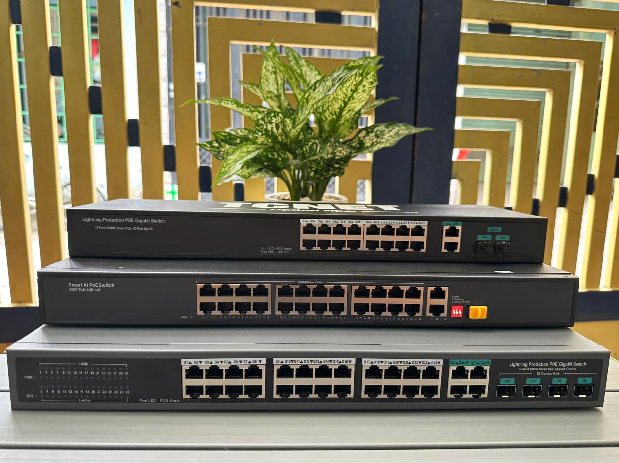 8RJ45*1000Mbps POE+1*1000Base-F(X) port, Single-mode, 20Km, SC 1 Switch poe tcnet