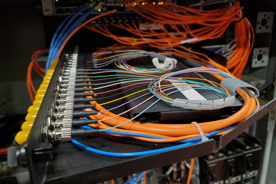 So Sánh Connector LC, SC, FC, ST: Ưu Nhược Điểm 10 Khó bảo trì hoặc nâng cấp cáp