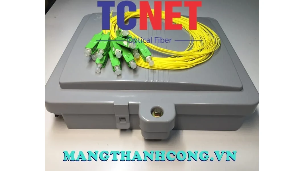 Chọn ODF ngoài trời theo chuẩn IP: chống nước, chống bụi đúng cấp 9 Hộp phối quang FTTH 48FO vỏ nhựa ngoài trời, đầu SC/APC