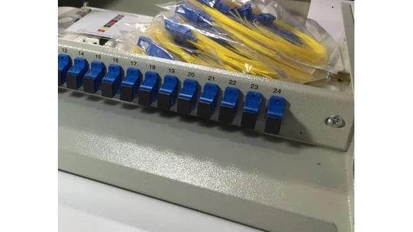 Hộp phối quang ODF 24FO gắn rack 19 inch đầu SC/UPC singlemode kèm dây pigtail