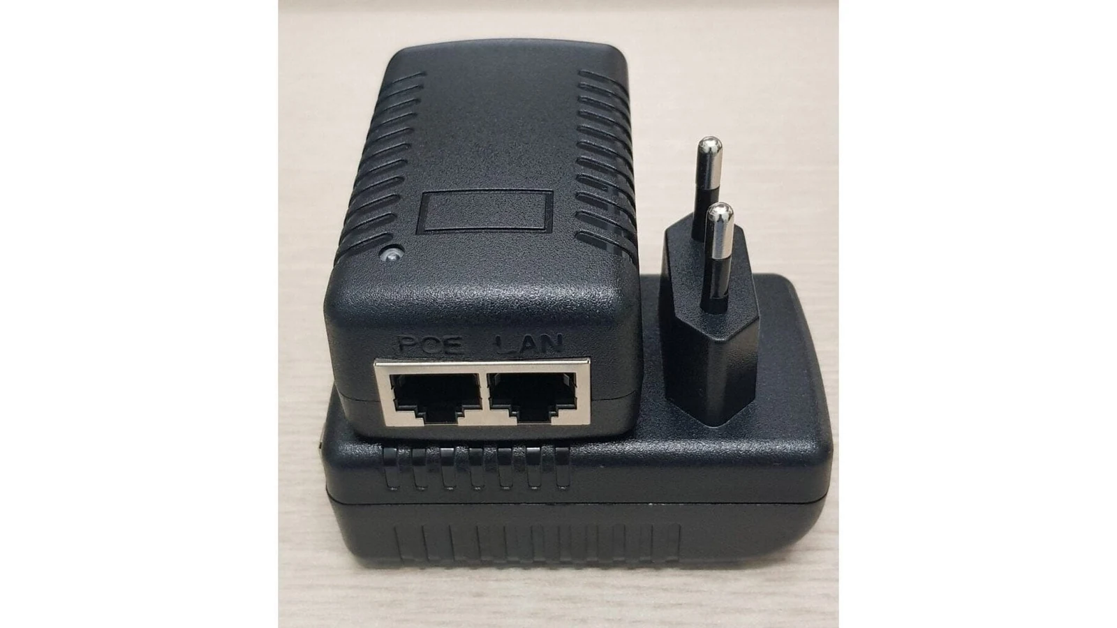 PoE là gì? Chuẩn 802.3af/at/bt và cách tính power budget cho switch 9 PoE injector Wintop 10/100/1000Mbps 48V 0.5A